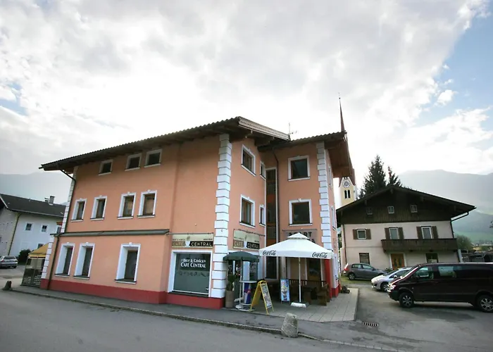 Spacious Apartment In Uderns Near Ski Area