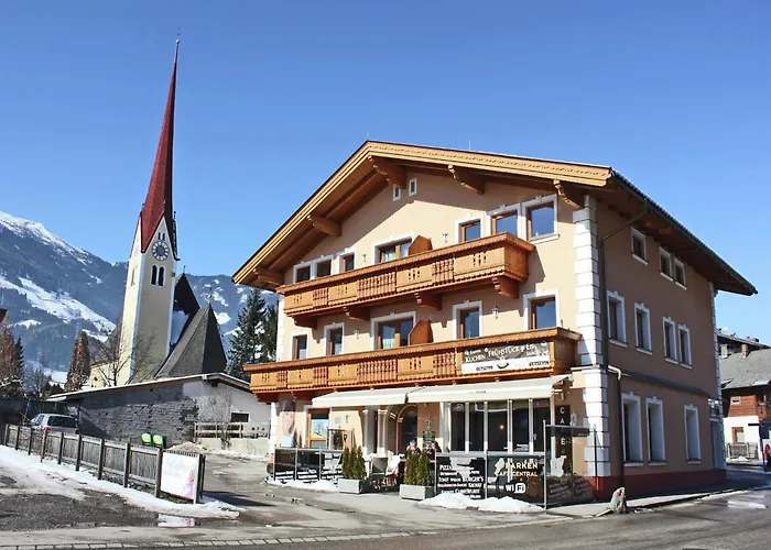Spacious Apartment In Uderns Near Ski Area