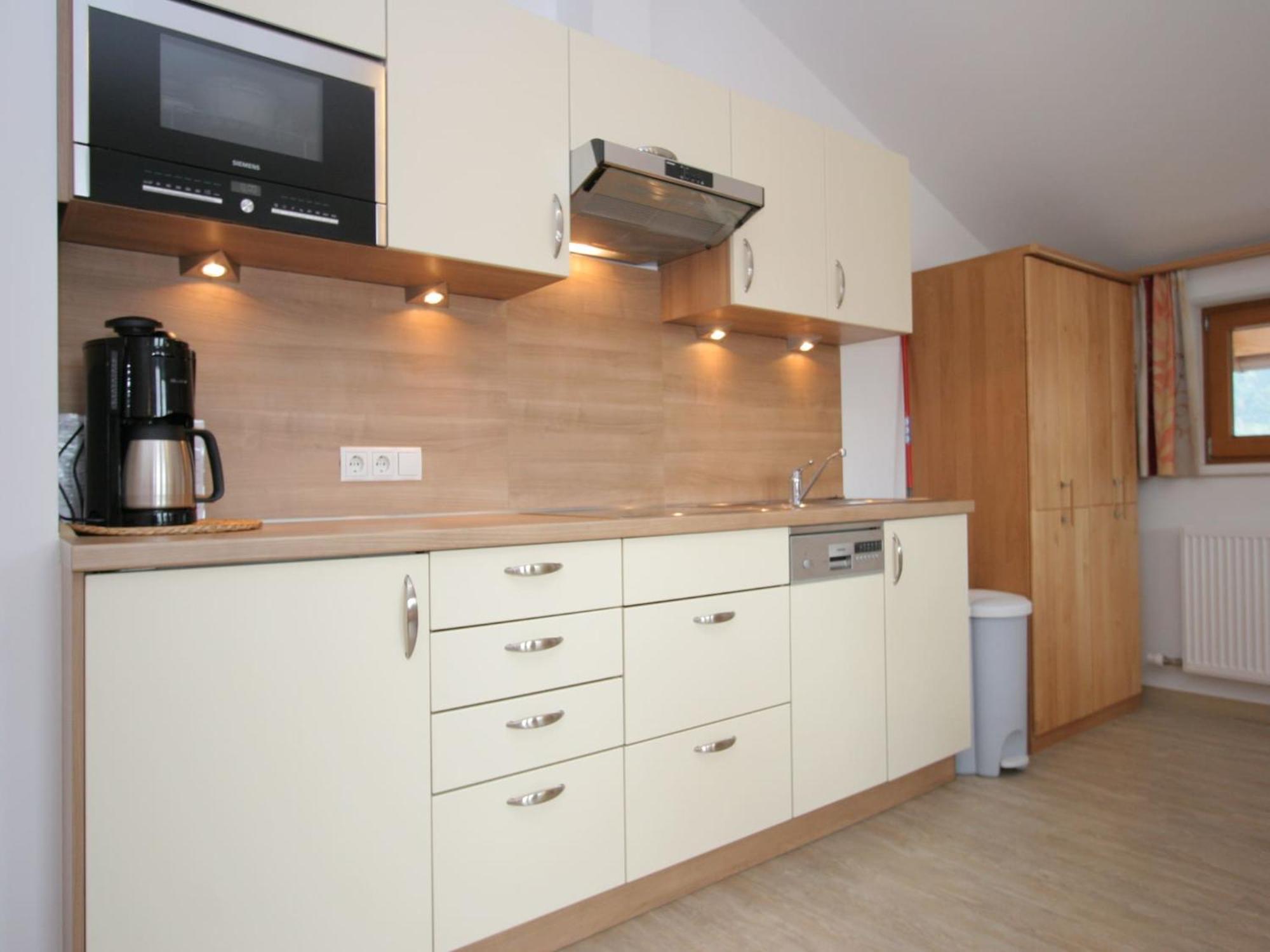 Spacious In Near Area Apartment