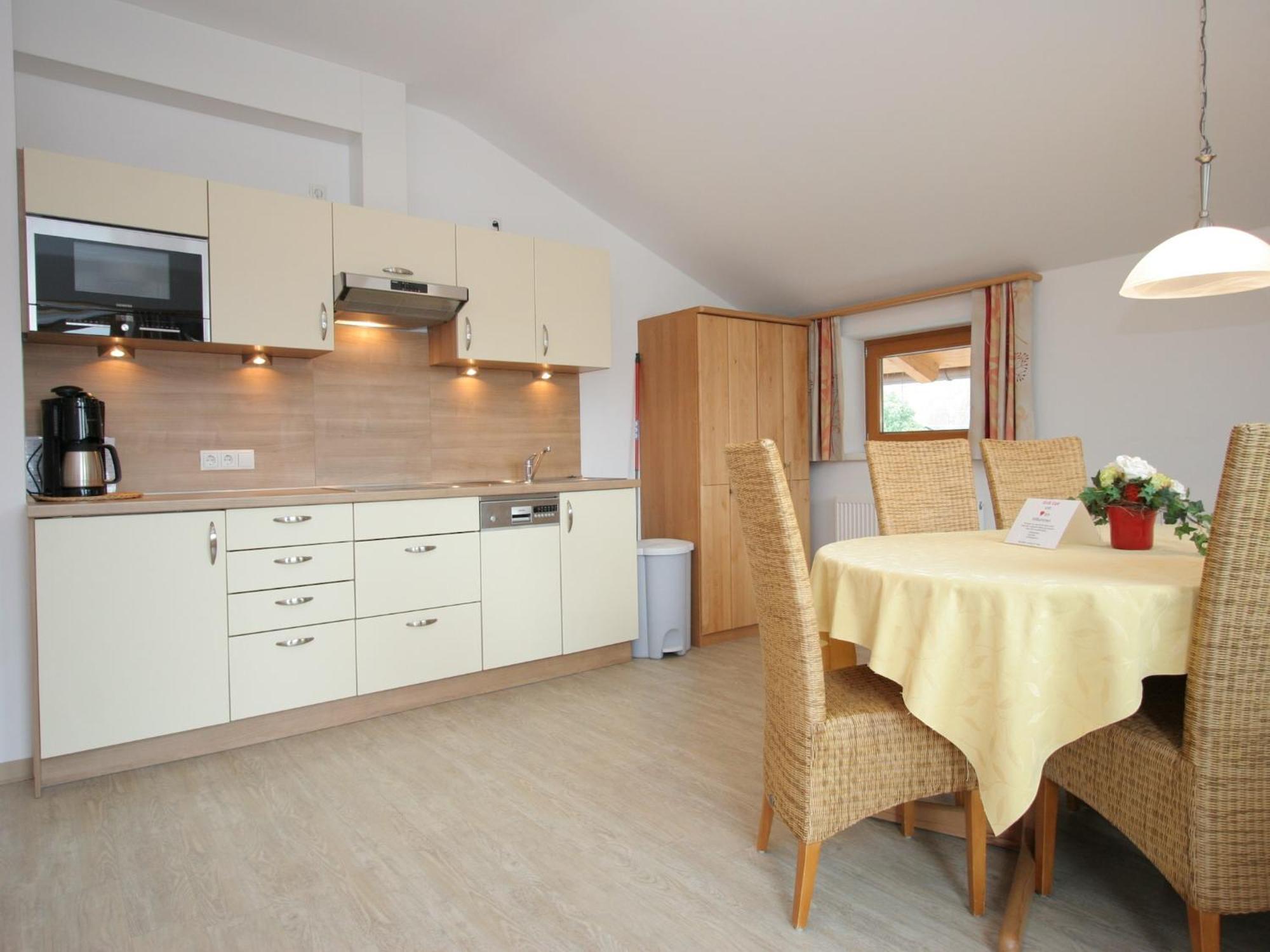 Apartment Spacious In Near Area *