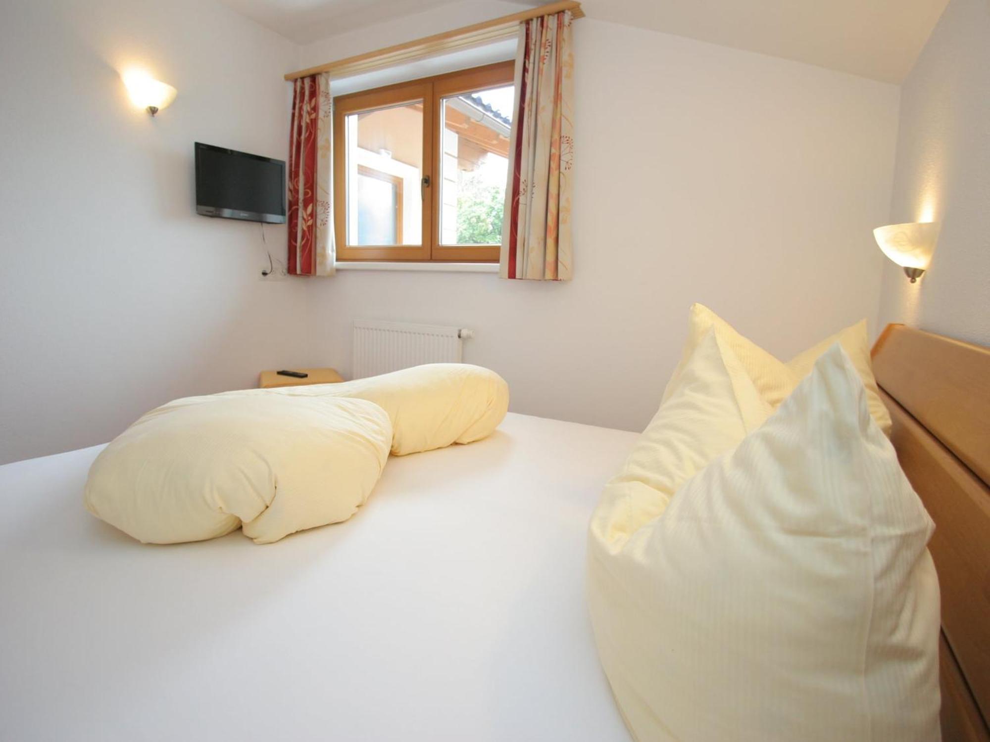 Spacious In Near Area Apartment *