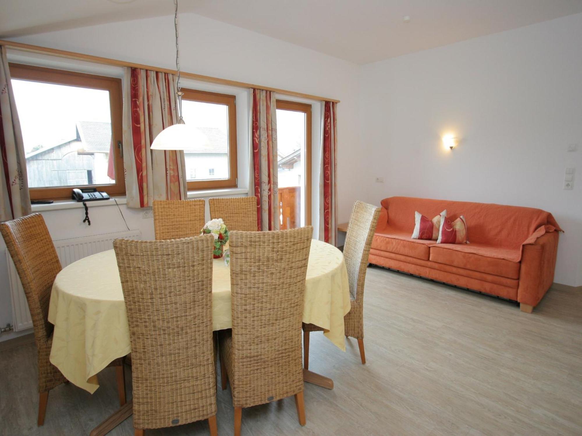 Apartment Spacious In Near Area *