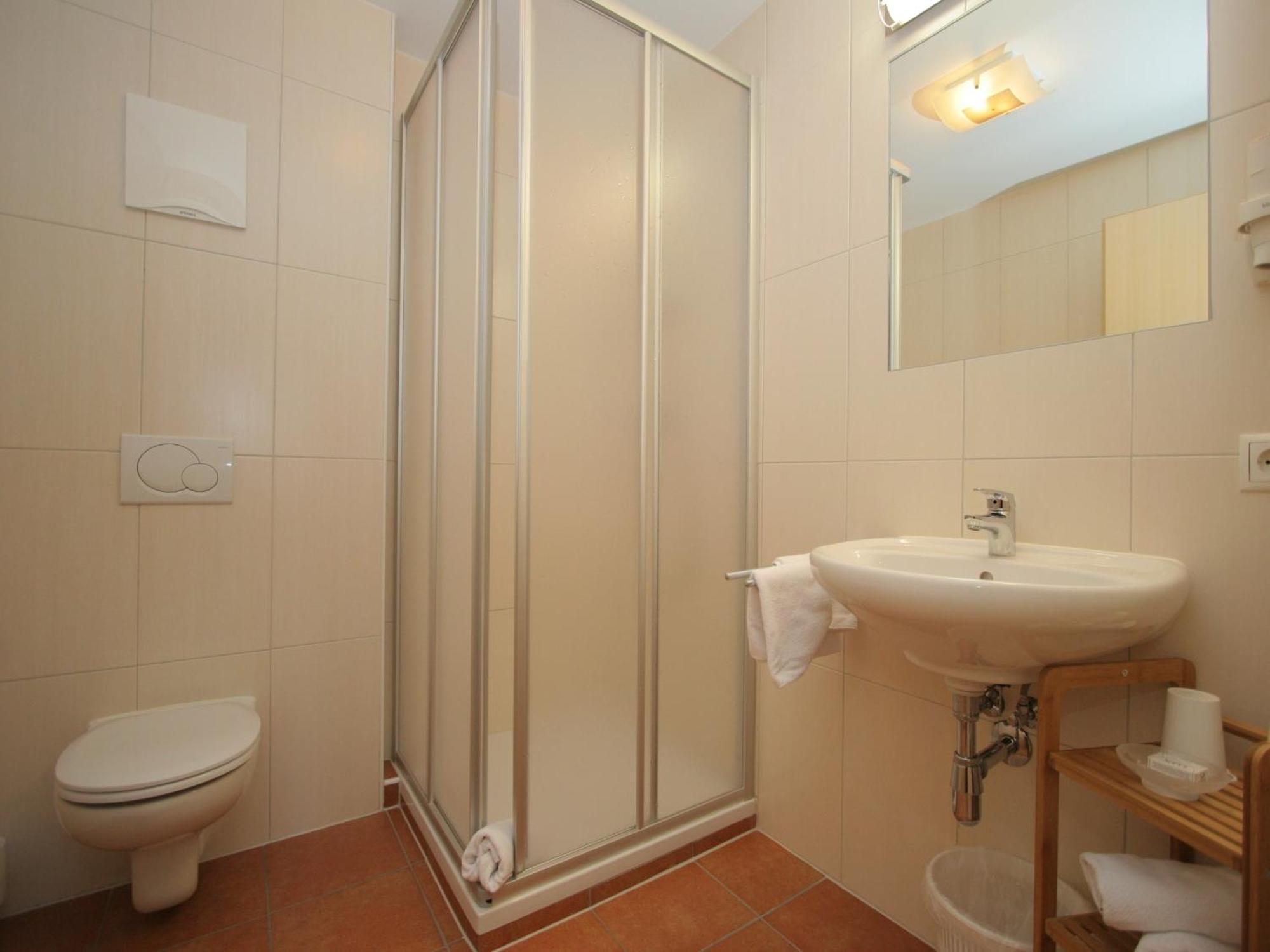 Apartment Spacious In Near Area Uderns