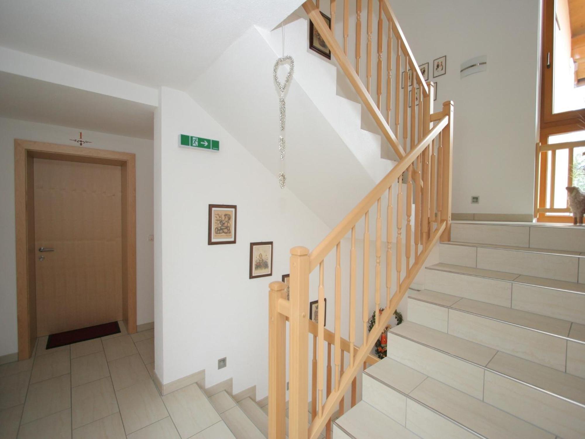 Spacious In Near Area Apartment *