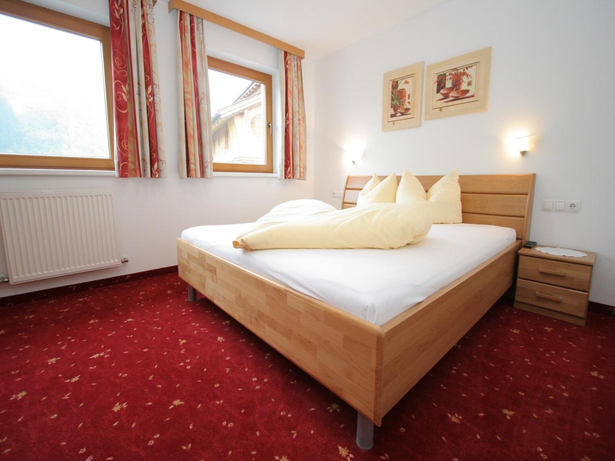 Apartment Spacious In Near Area *