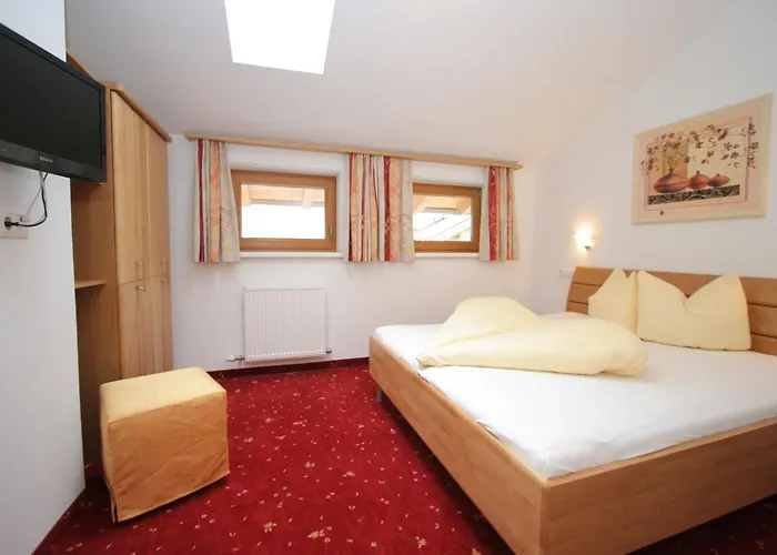 Spacious Apartment In Uderns Near Ski Area
