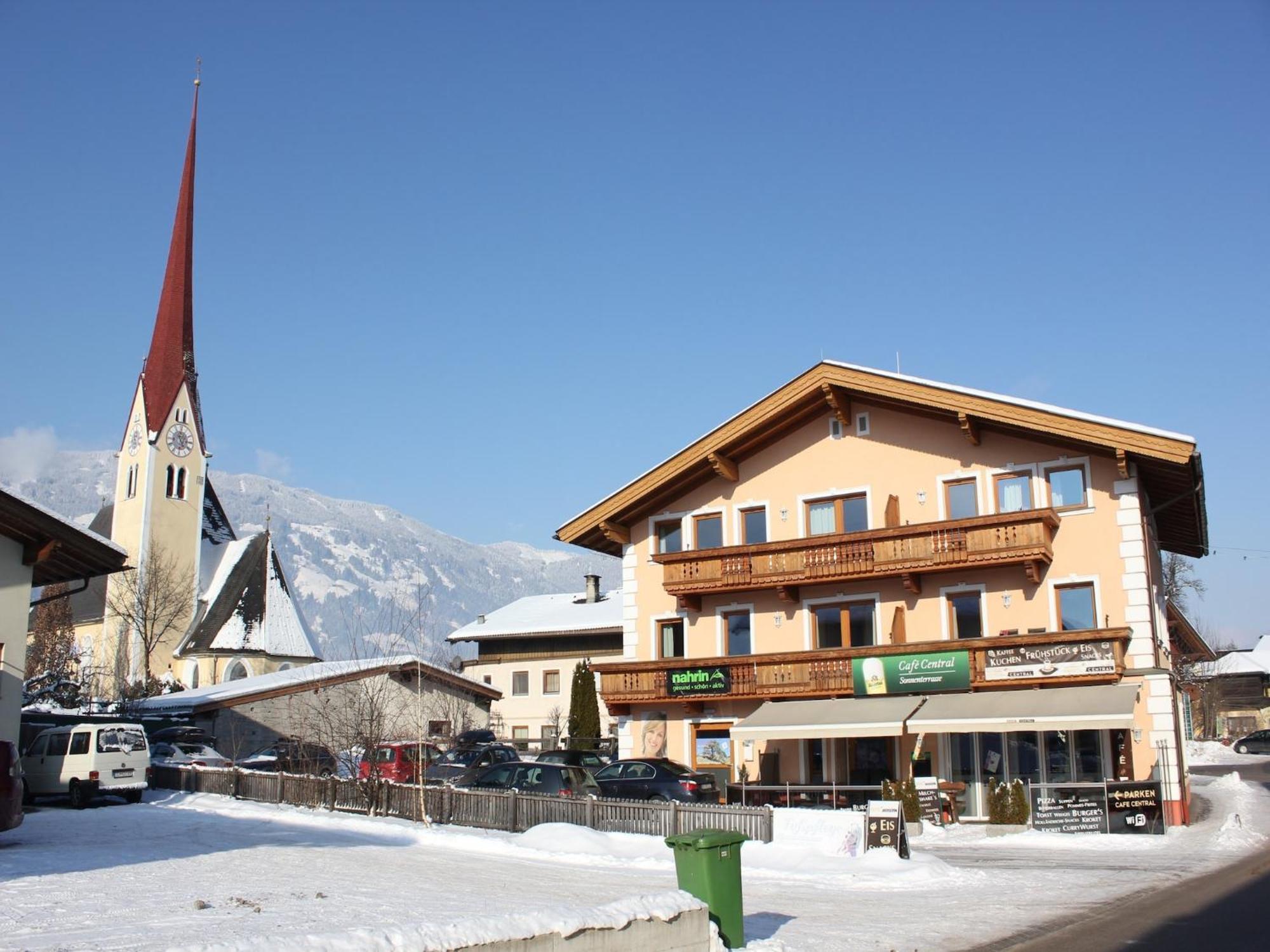 Spacious In Near Area Appartamento Uderns
